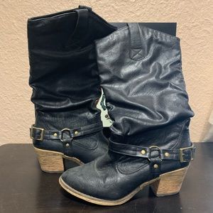 Women’s Slouch Cowboy Boot size 7.5 with 1” heel